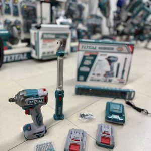 LLAVE IMPACTO / PISTOLA DE IMPACTO INALÁMBRICA 400Nm 1/2 20V + 2 BATERIAS 2Ah + CARGADOR + LAMPARA + ACCESORIOS TOTAL UTOSLI23048_14824